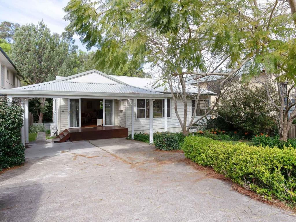 Dutchies Haven, 11 Christmas Bush Ave - Pet friendly, large enclosed yard, air con and Wi-Fi, Nelson Bay