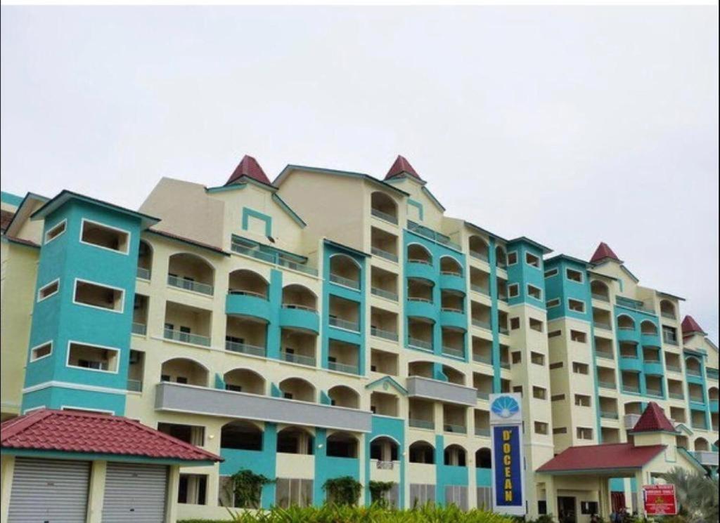 Lumut Laguna, Marina Island photo