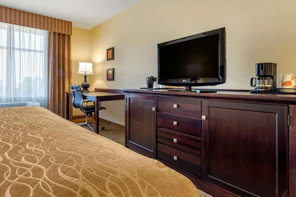 Country Inn & Suites By Radisson Dover Oh Photo 11
