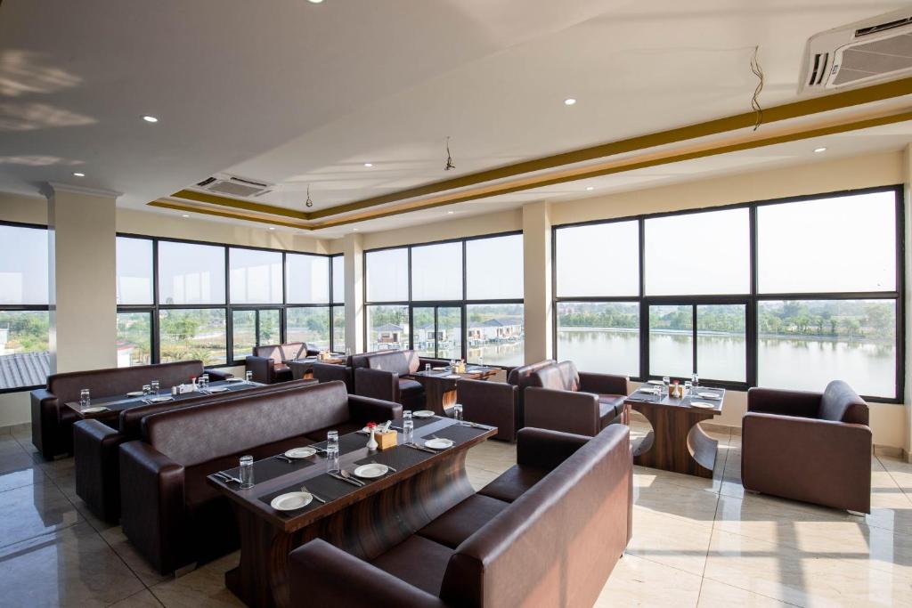 Restaurant, Lumbini Palace Resort in Lumbini