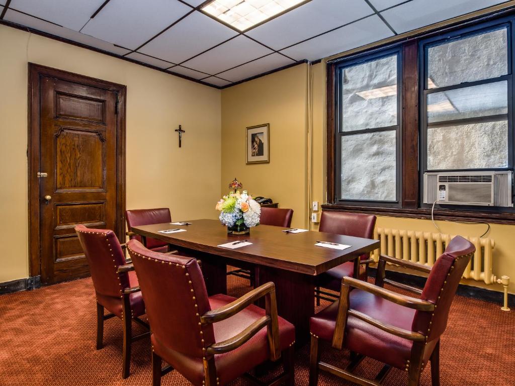 Business center, Leo House in New York (NY)