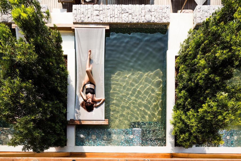 สระว่ายน้ำ