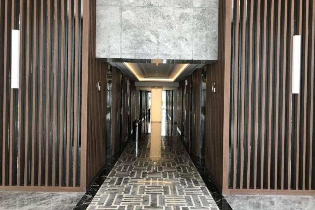 Homy 2 BR Apartment near Shopping Malls photo