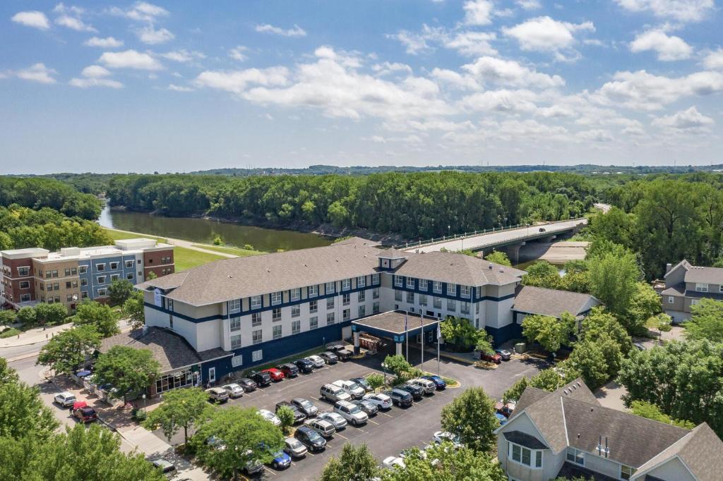 TownSquare Place — Hotel in Chaska (MN)