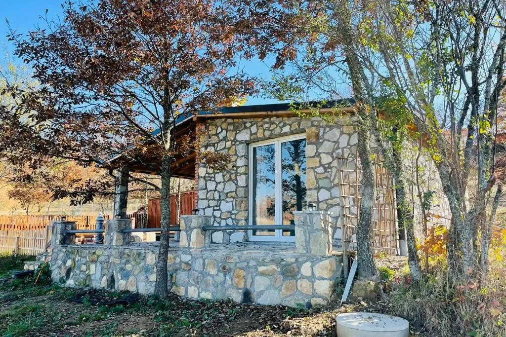 Villa SEMI, hotel in Gjilan