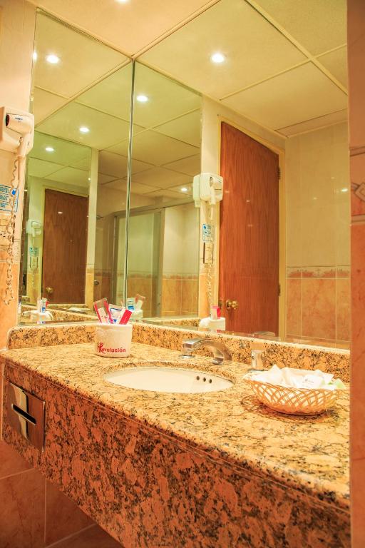 Hotel Revolucion photo