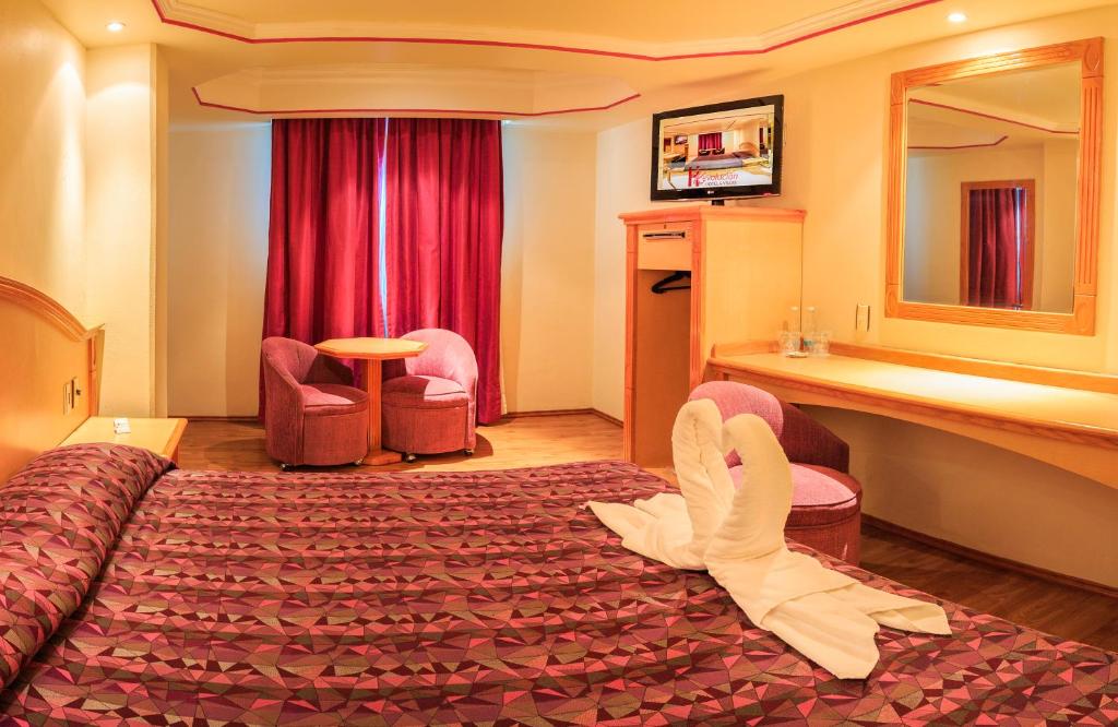 Hotel Revolución - 4