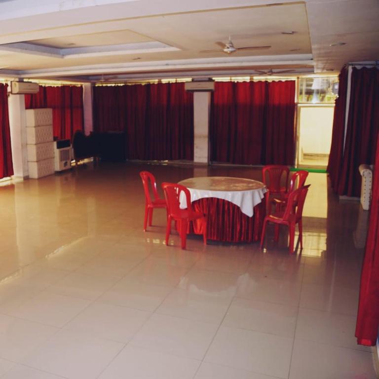 Hotel Vasundhara photo