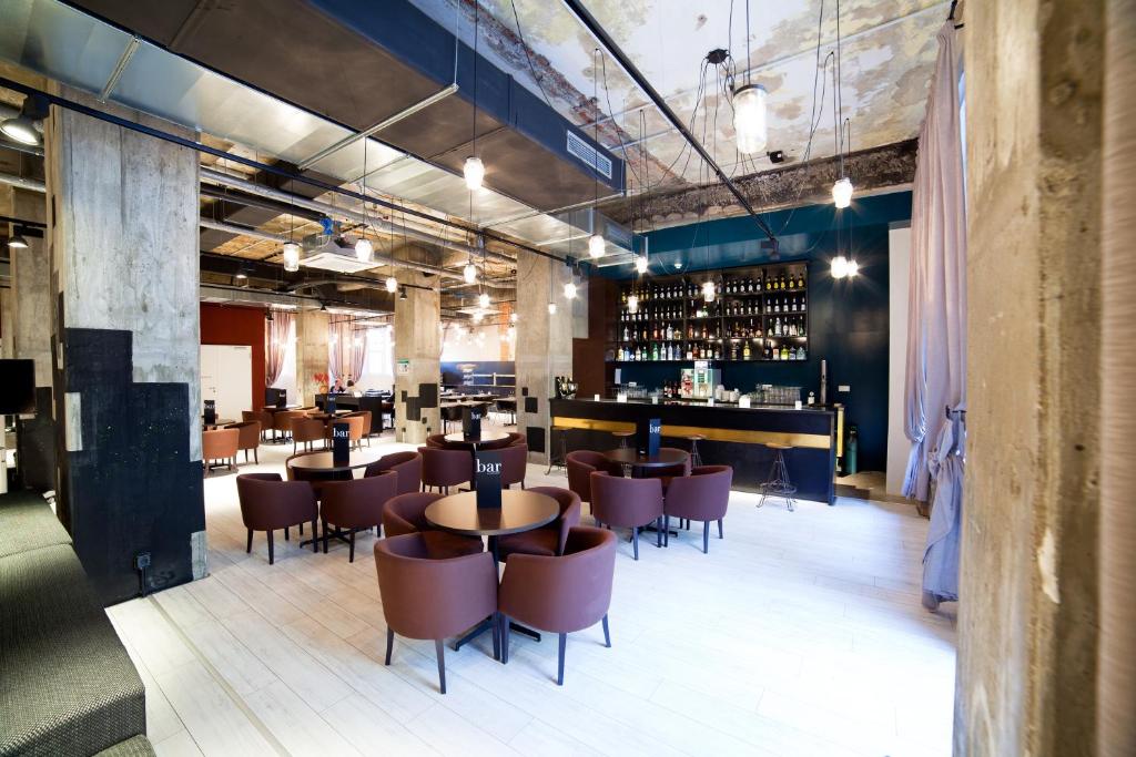 Pub/Lounge