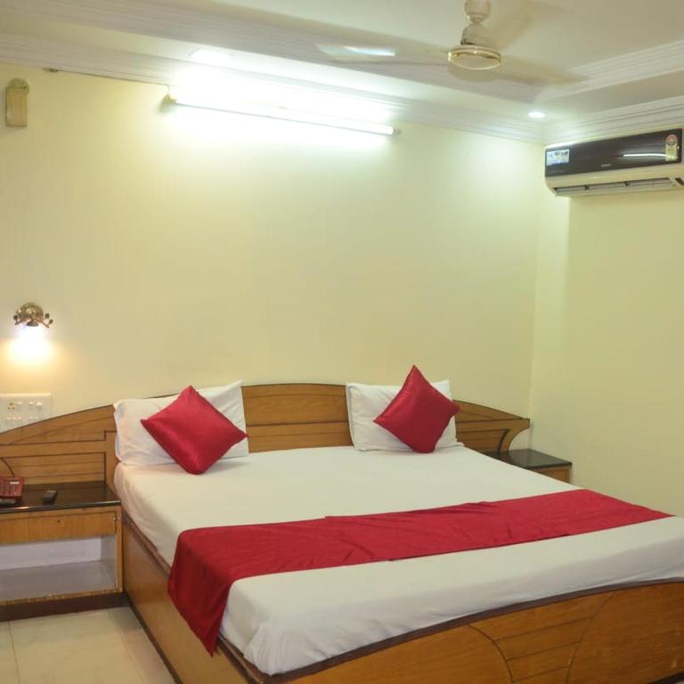 Poonam Hotel photo