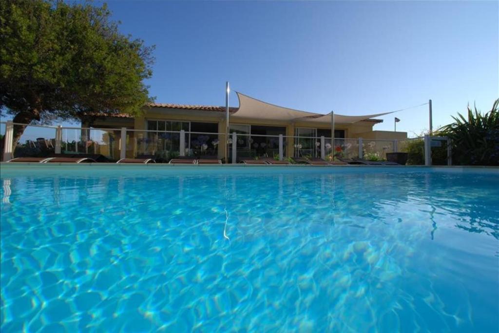 location de vacances figuier avec jardin barbecue piscine chauffée à Calvi - 2