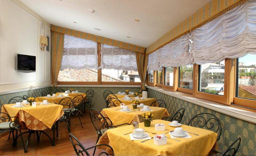 Hotel La Lumiere Di Piazza Di Spagna Photo 15