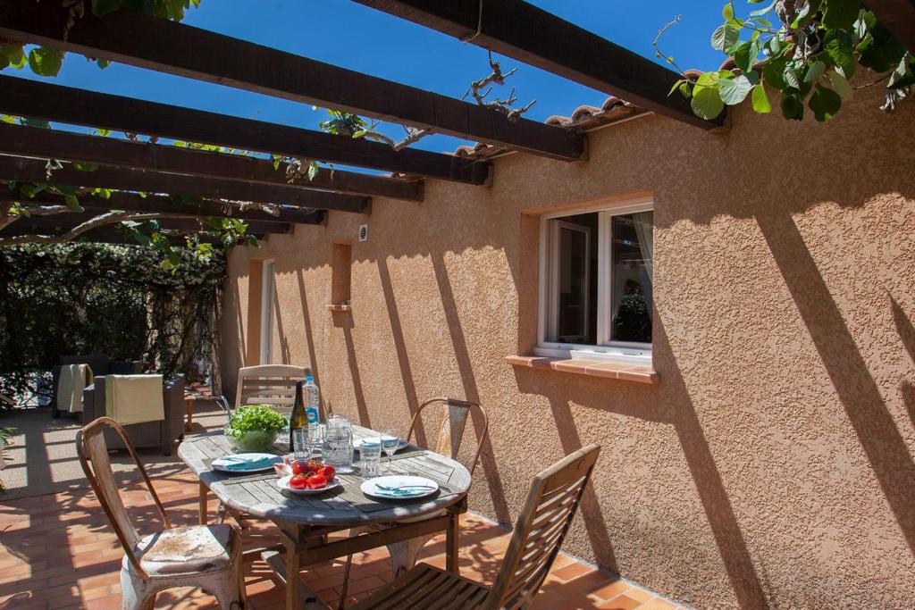 maison kiwi avec piscine chauffée terrasse jardin et bbq à Calvi - 5