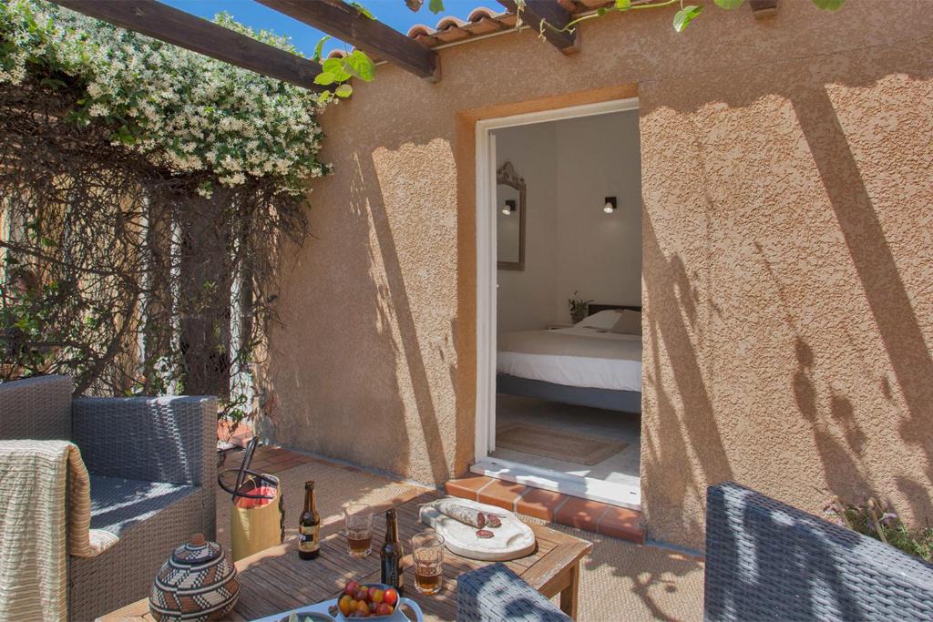 maison kiwi avec piscine chauffée terrasse jardin et bbq à Calvi - 4