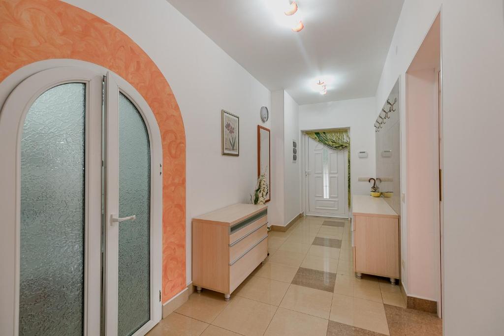 Palm Point Apartment - 4