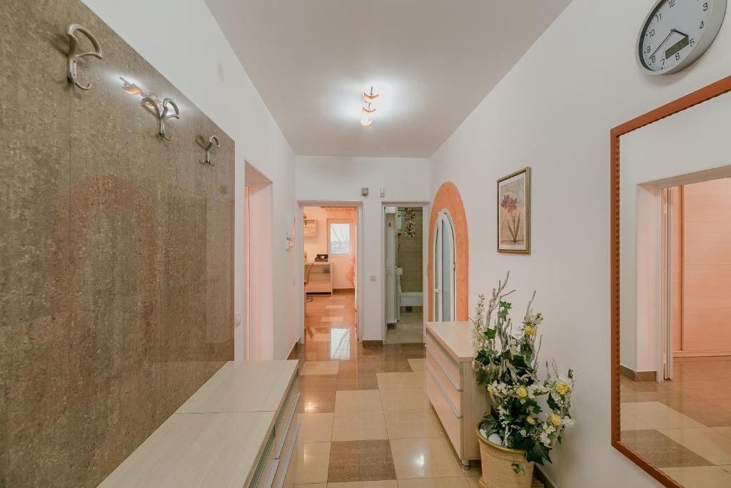 Palm Point Apartment - 2