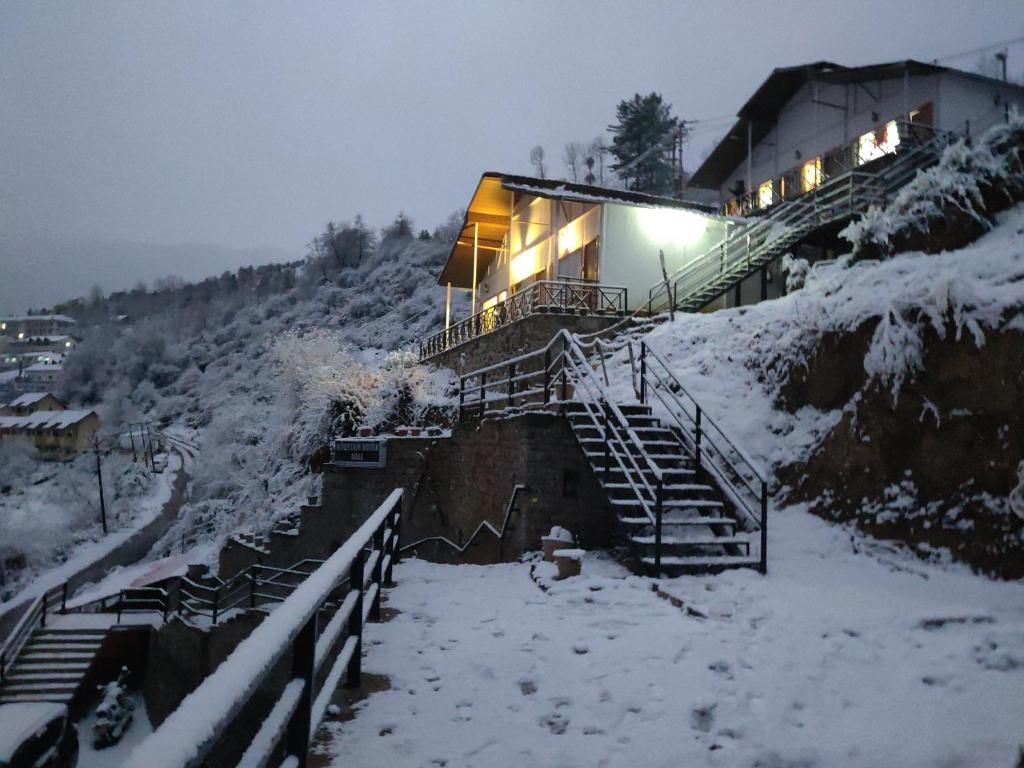 Mountain Rover Auli Resort photo