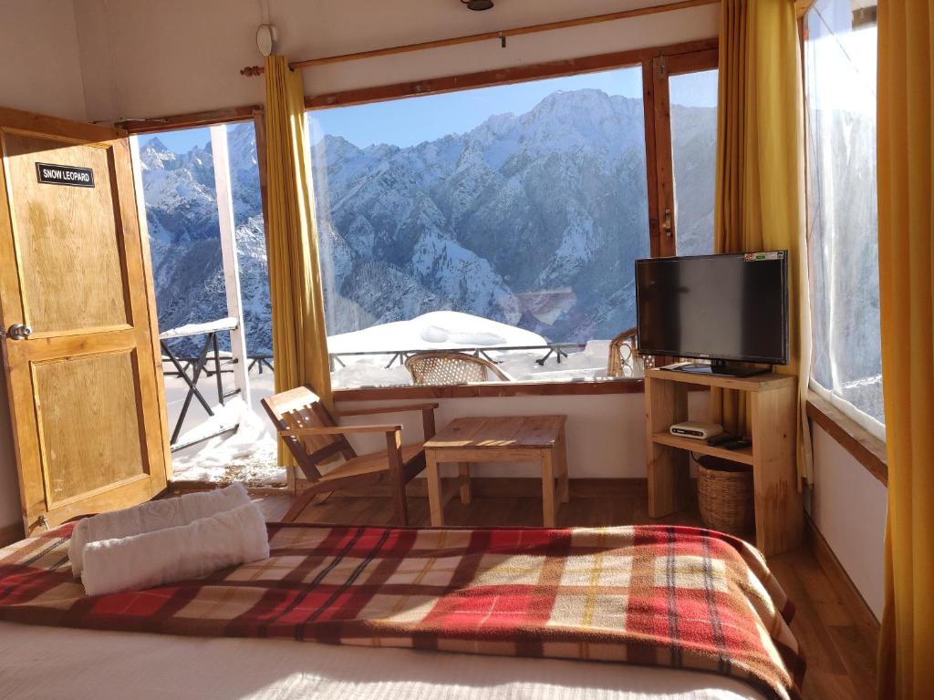 Mountain Rover Auli Resort photo