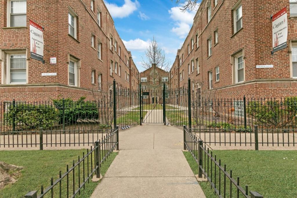 3BR Apartment close to Beach, Park, Loyola - Lunt 2N photo