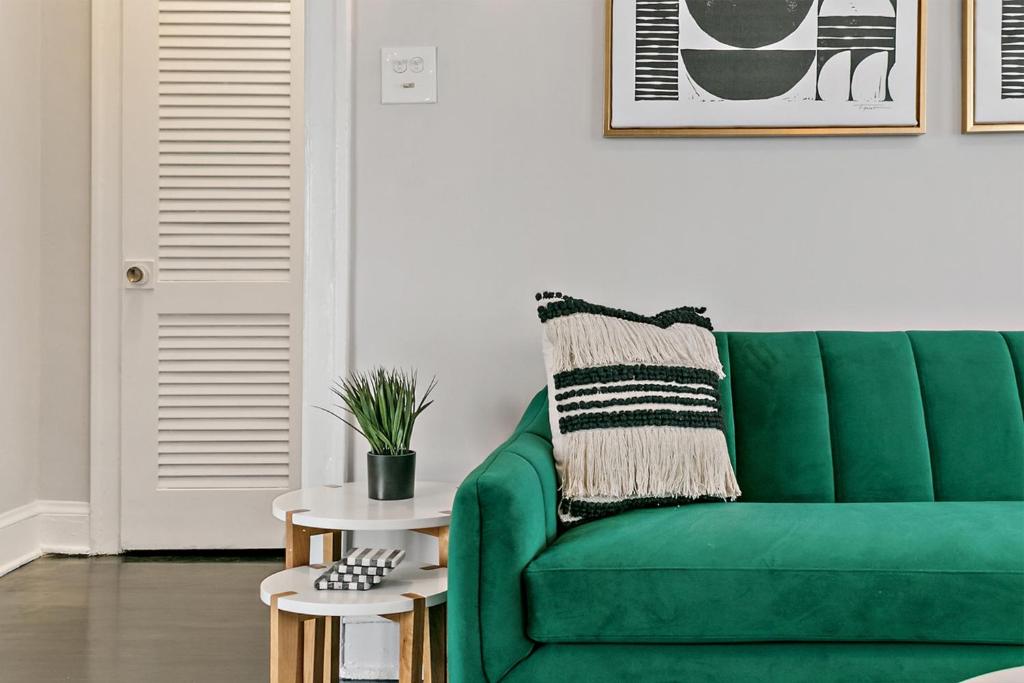 Spacious & Stylish 2BR Apartment with Wi-Fi - Francisco 2&3 photo