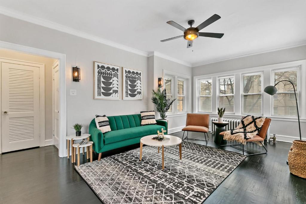 Spacious & Stylish 2BR Apartment with Wi-Fi - Francisco 2&3 photo