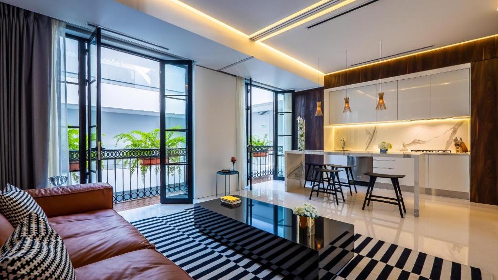 PIER 57 - 710 Fabulous & Luxurious 2 BR Penthouse - 2