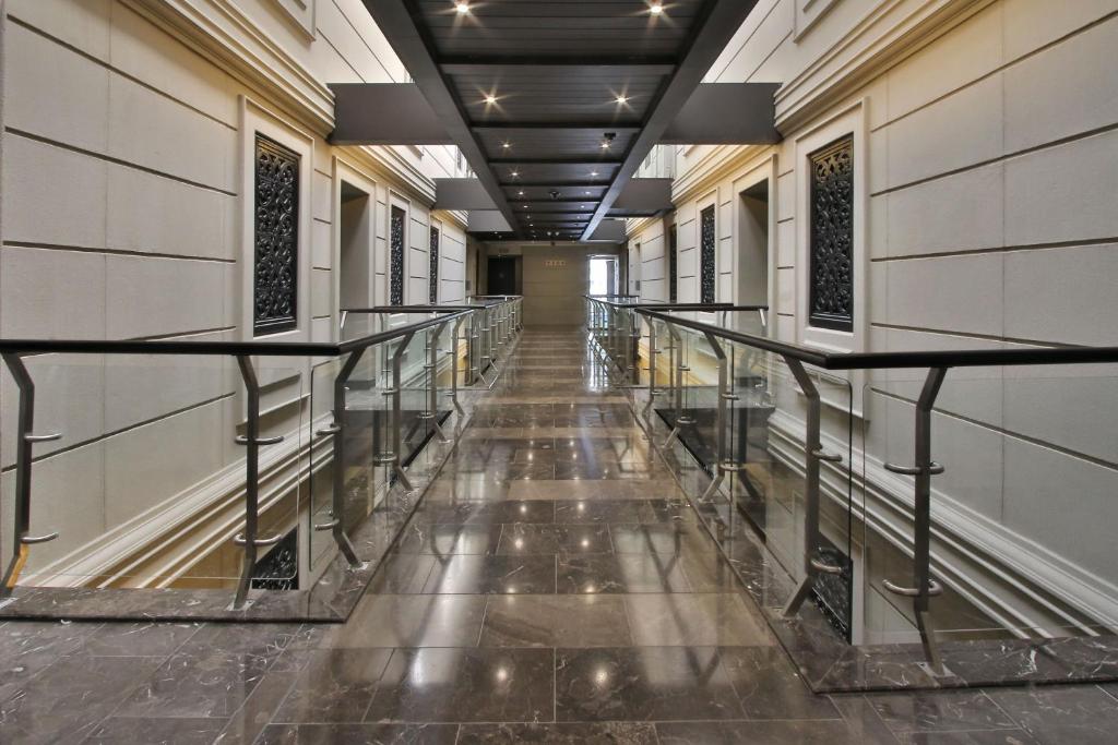 Cape Royale 2 Bedroom Luxury Apartment with Views photo