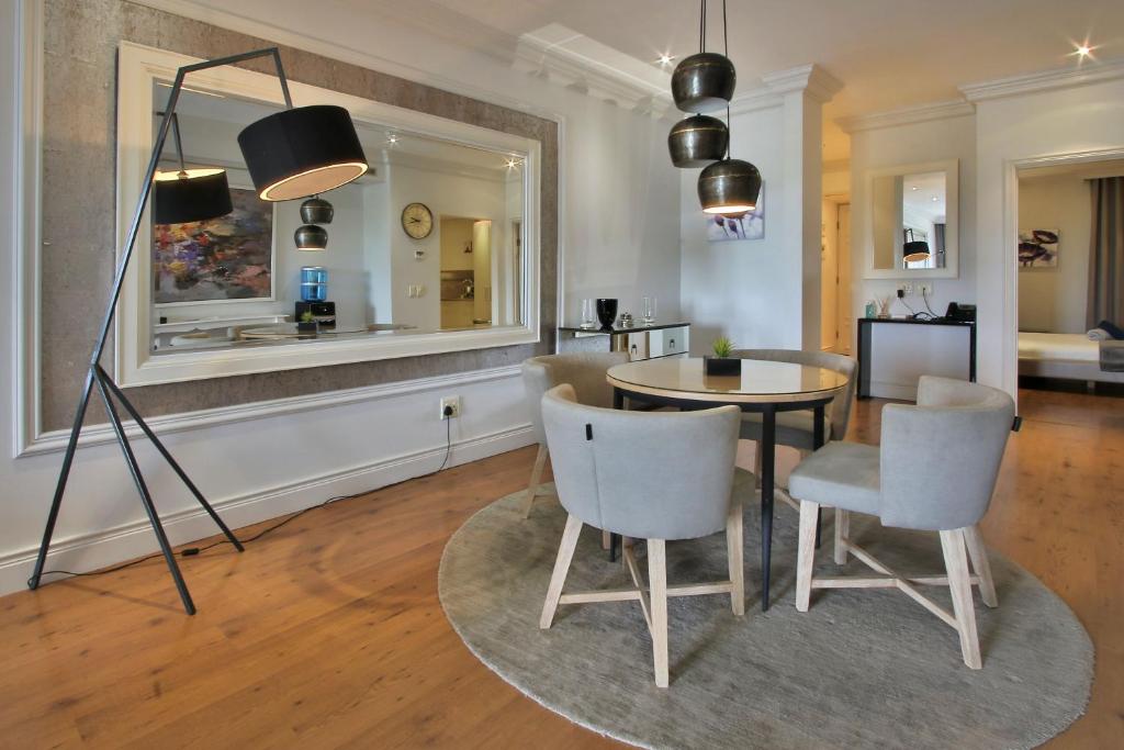Cape Royale 2 Bedroom Luxury Apartment with Views photo