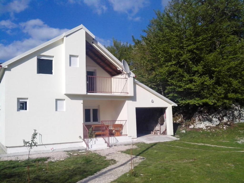 Charming chalet in Herceg Novi with fenced garden - 4
