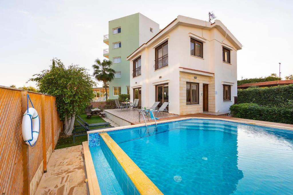 Buena Vista Villa — Hotel in Protaras