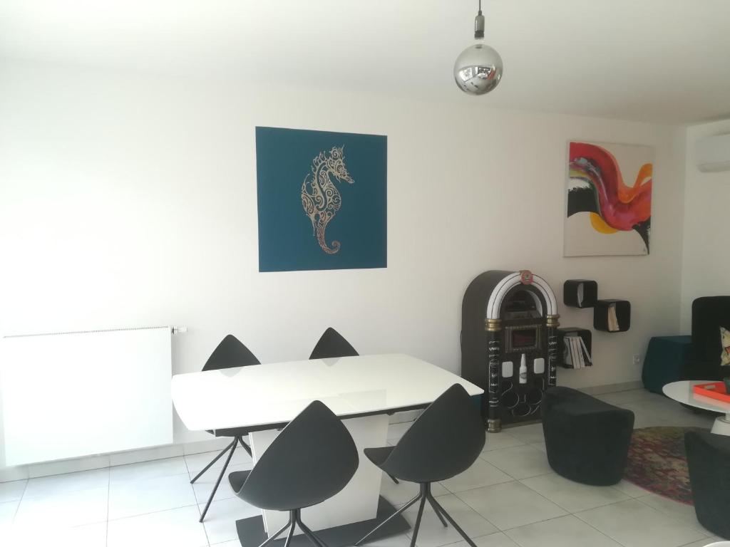 Bel appartement avec terrasse - Plage de Carro à pied - 2