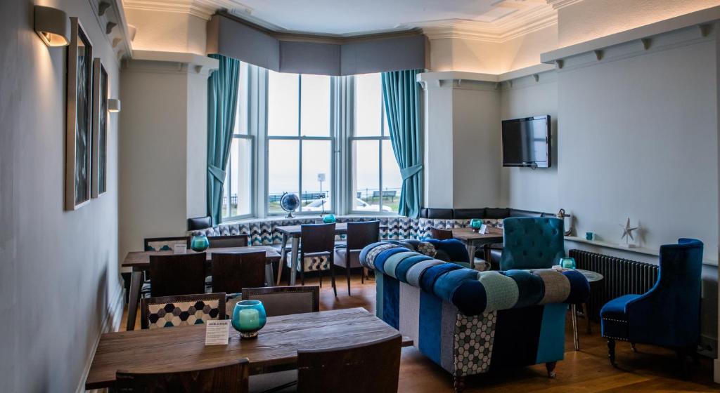 Restaurant, Delmont Hotel & View Restaurant in Scarborough