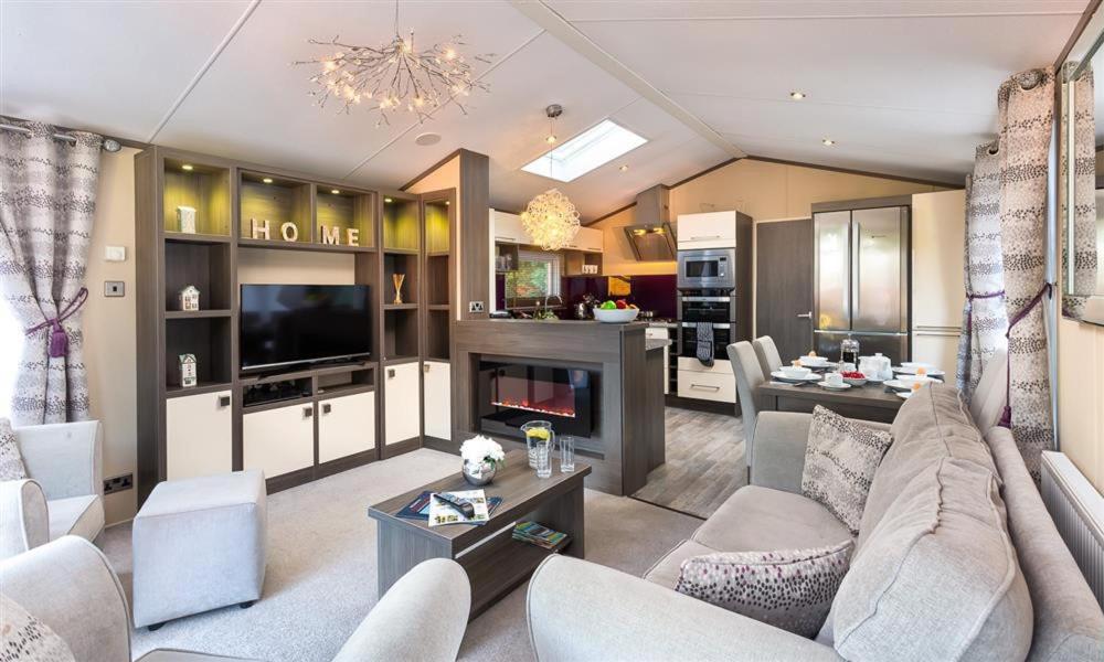 Lancashire Rose, Windermere