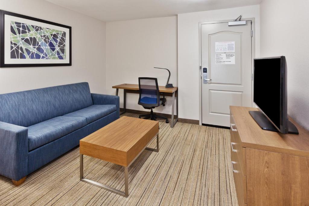 Holiday Inn Express Hotel & Suites Rome-East photo