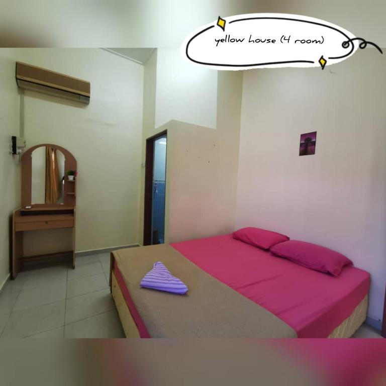 Homestay Pantai Dickson (white house) photo
