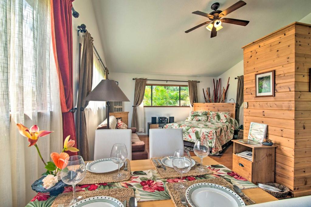 Fern Cottage Island Escape with Rainforest View 전경