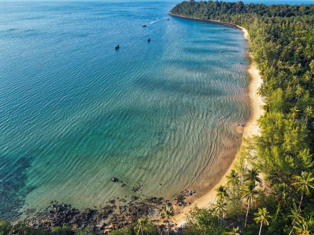 Lonely Beach photo