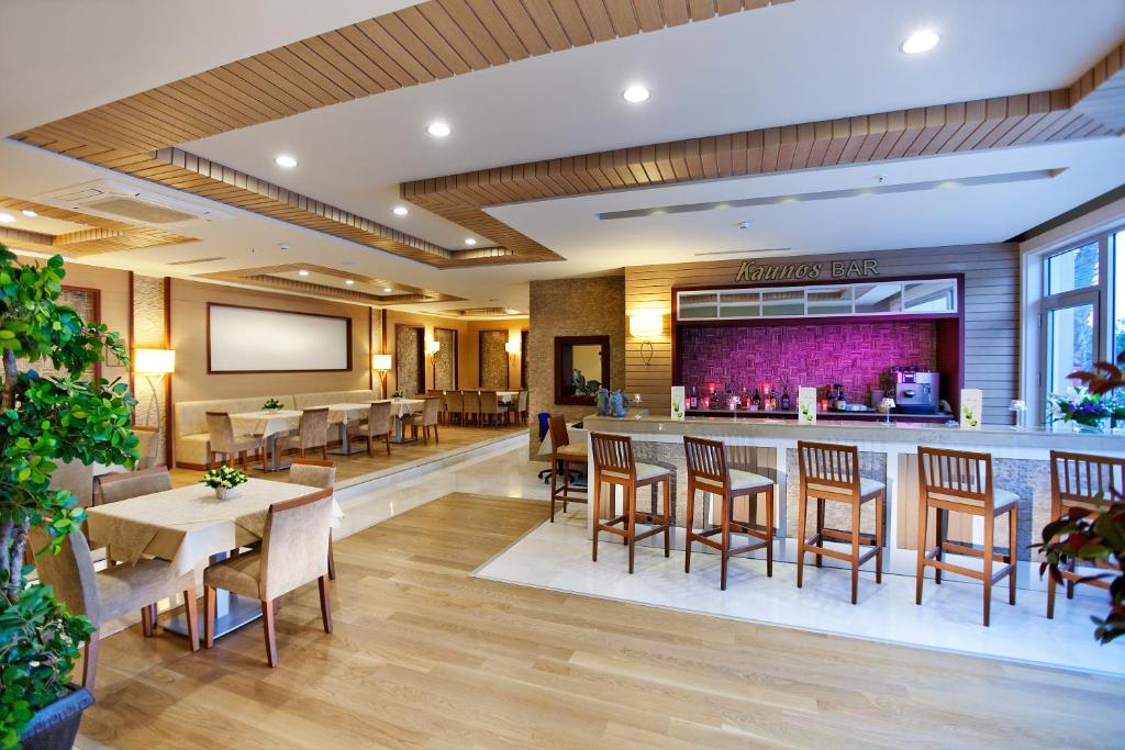 Quadas Hotel - Adult Only photo