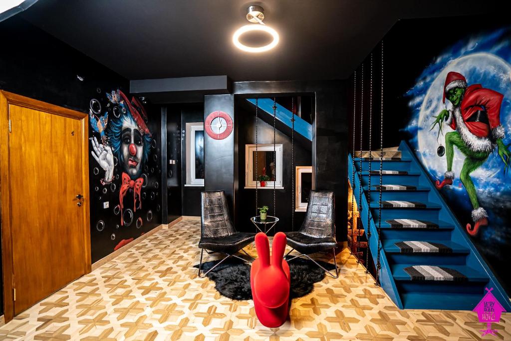 Very Bad Hootel, Kaunas