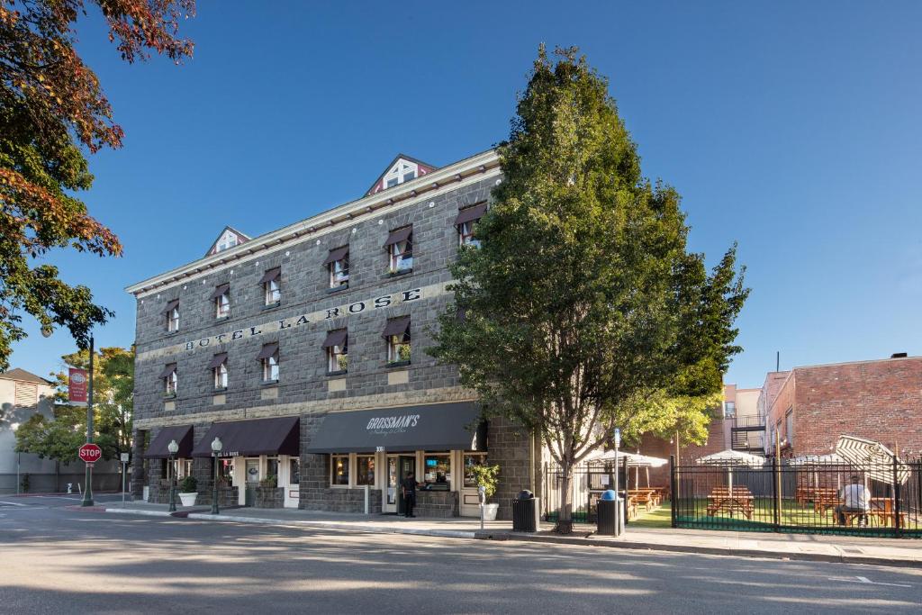 Motels with WiFi in Santa Rosa, CA.