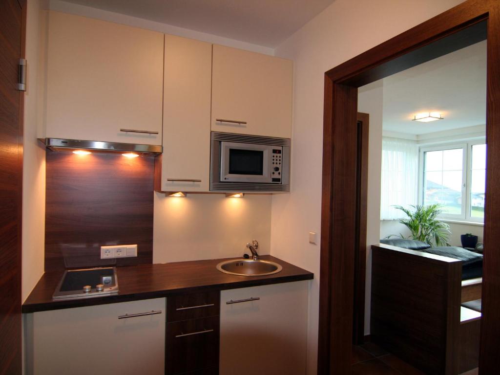 Apartments Schloß-Weißenstein-Straße - 5