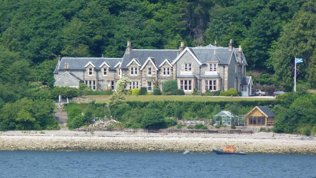 Creag Mhor Lodge photo