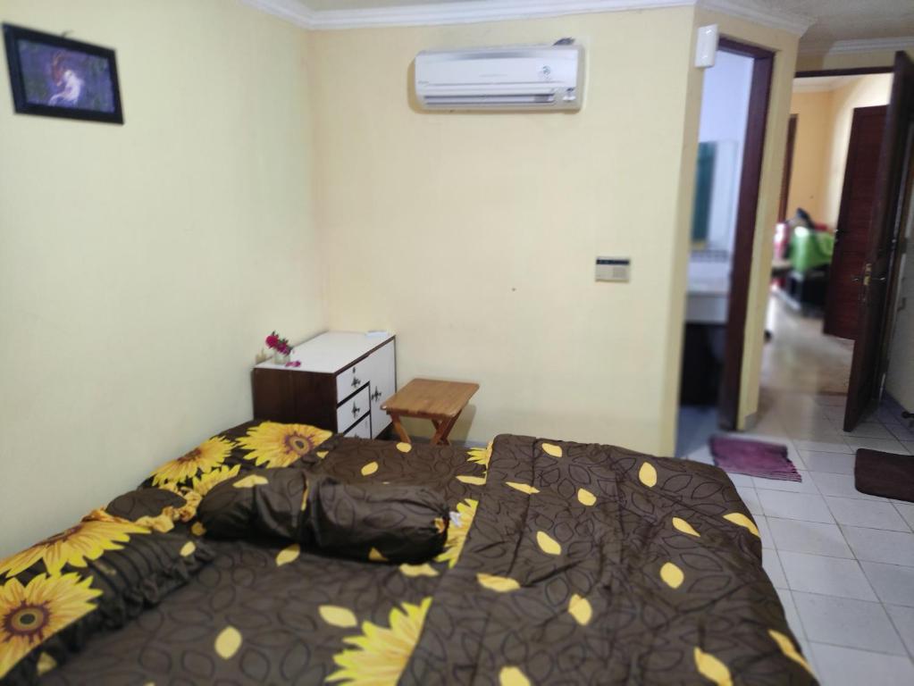 CONDOMINIUM LIPPO CARITA, Lantai Dasar - OFFICIAL photo