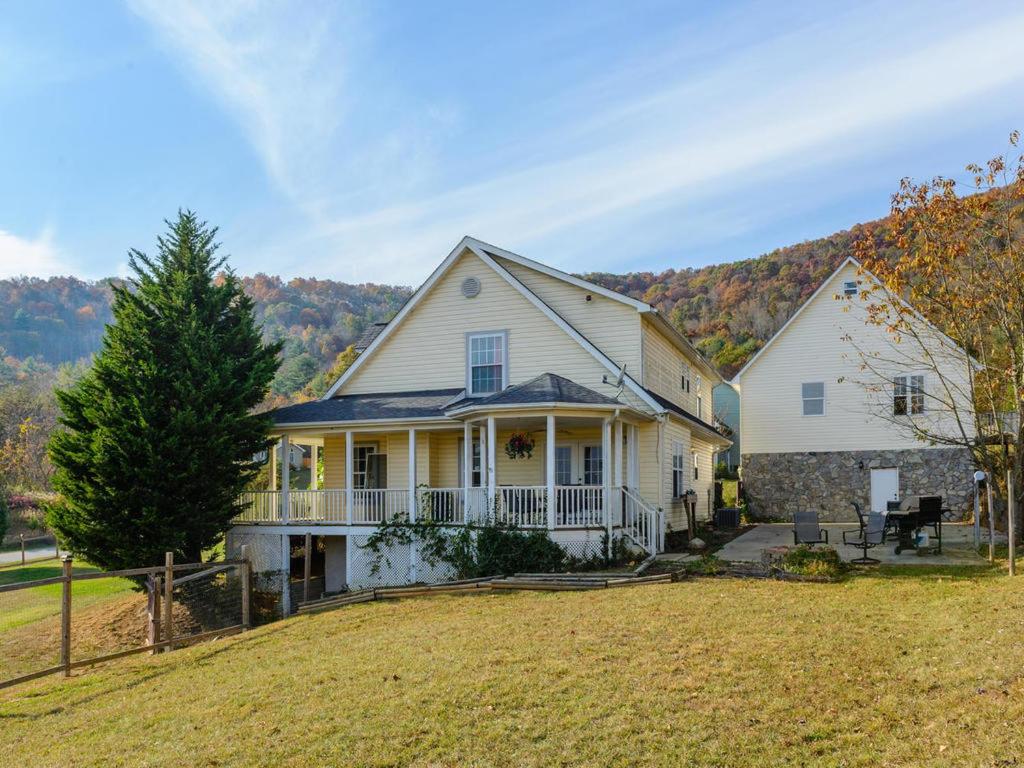 Biltmore Basecamp - MNT Views - 6 King Bedrooms, Asheville