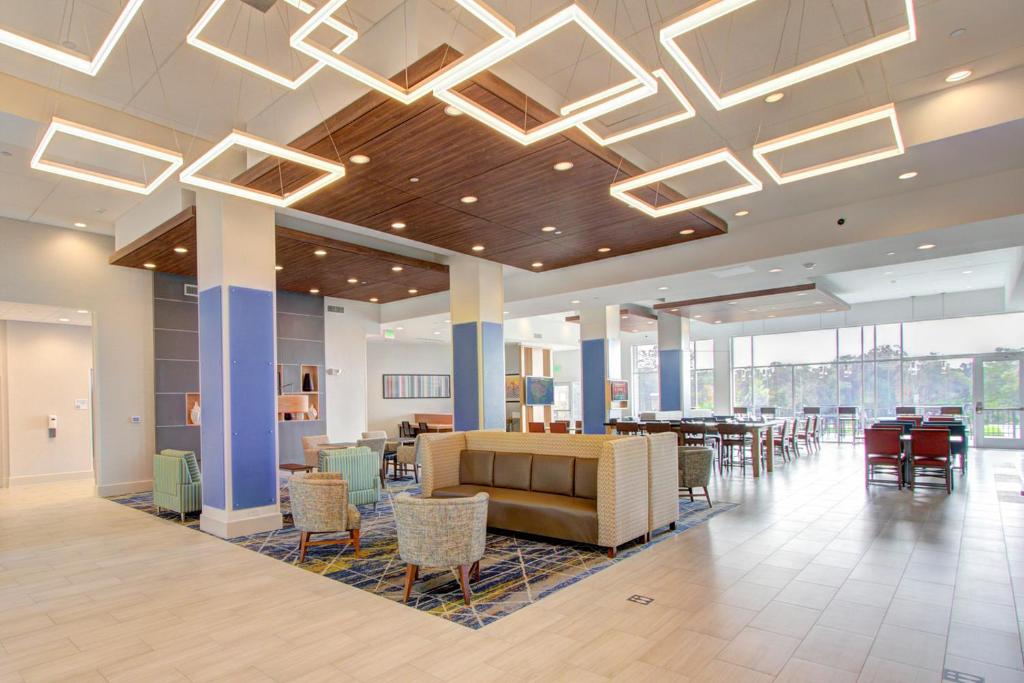 Holiday Inn Express And Suites Charlotte Southwest photo