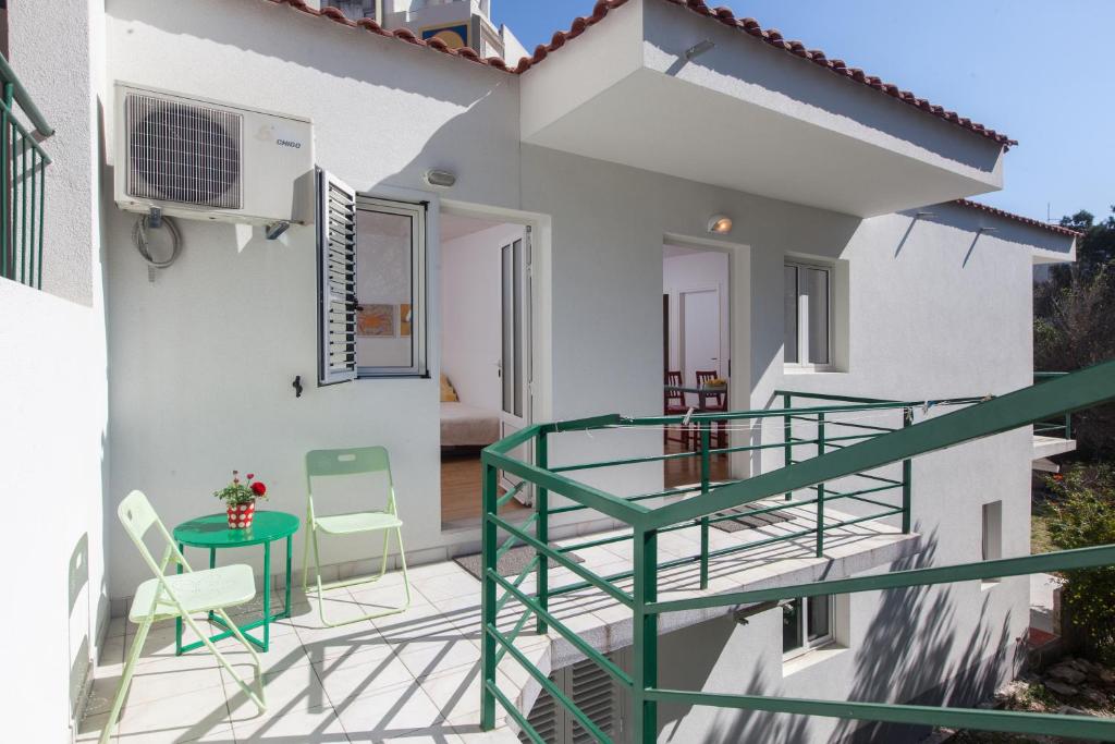 Apartments Meri Makarska photo