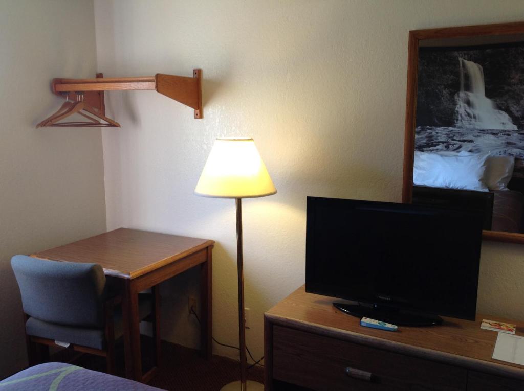 Super 8 By Wyndham Winchester Va Photo 14