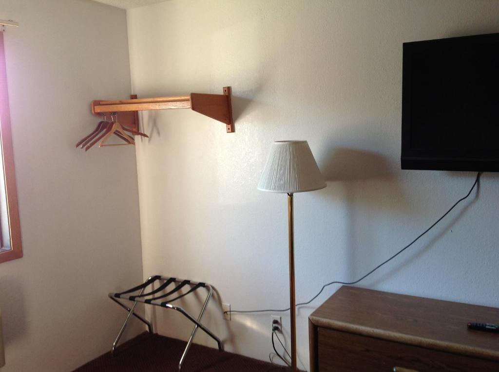 Super 8 By Wyndham Winchester Va Photo 16