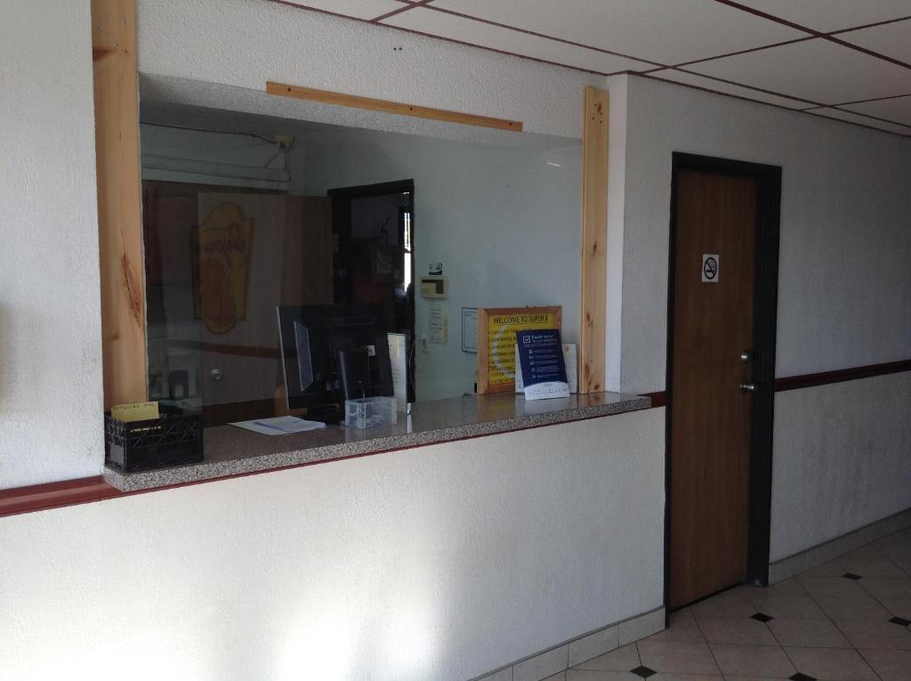 Super 8 By Wyndham Winchester Va Photo 23