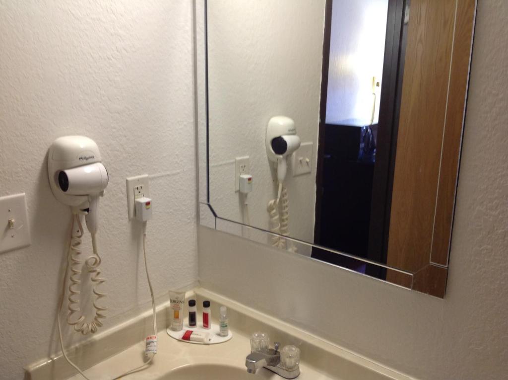 Super 8 By Wyndham Winchester Va Photo 27